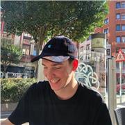 profesor imparte clases presenciales a niños de primaria y ESO en todo tipo de materias